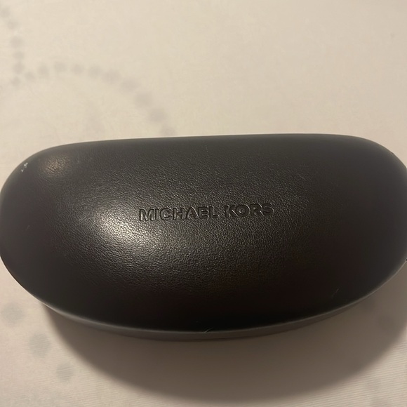 MK Sunglasses - Picture 9 of 9